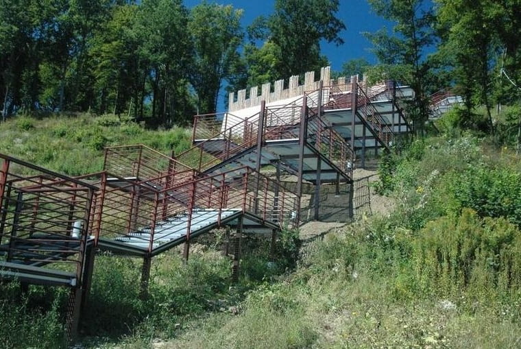 Skansen archeologiczny "Karpacka Troja" w Trzcinicy, Zespół Usług Projektowych i Wykonawczych inż. Wacława Krzanowskiego w Krośnie. Skansen archeologiczny "Karpacka Troja" w Trzcinicy, Zespół Usług Projektowych i Wykonawczych inż. Wacława Krzanowskiego w Krośnie.