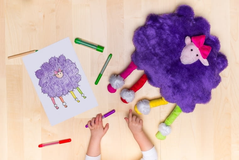 Julia, 10 lat - pudel. 9-letni Hubert laureatem międzynarodowego konkursu rysunkowego IKEA