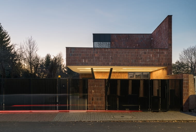 Skinny House w Warszawie. Proj. PAWEL LIS ARCHITEKCI Skinny House w Warszawie. Proj. PAWEL LIS ARCHITEKCI