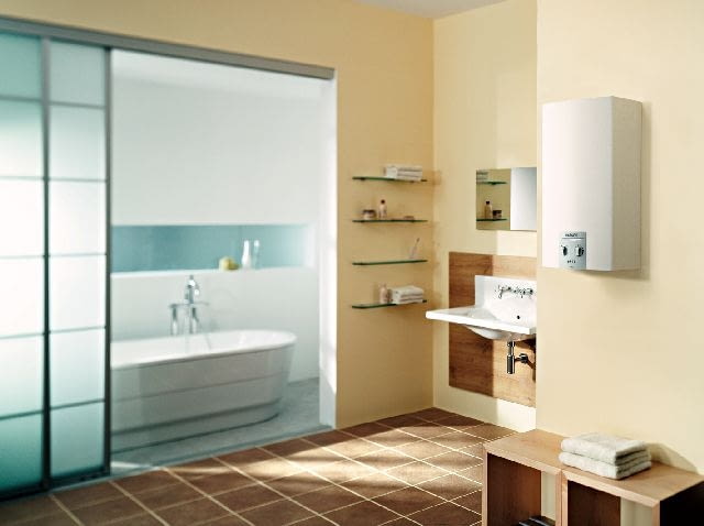 MAG03_0500INT00, 20.11.2003, 15:15 Uhr, 8C, 4140x5520 (270+241), 75%, bent 6 stops, 1/60 s, R84.5, G71.3, B98.2