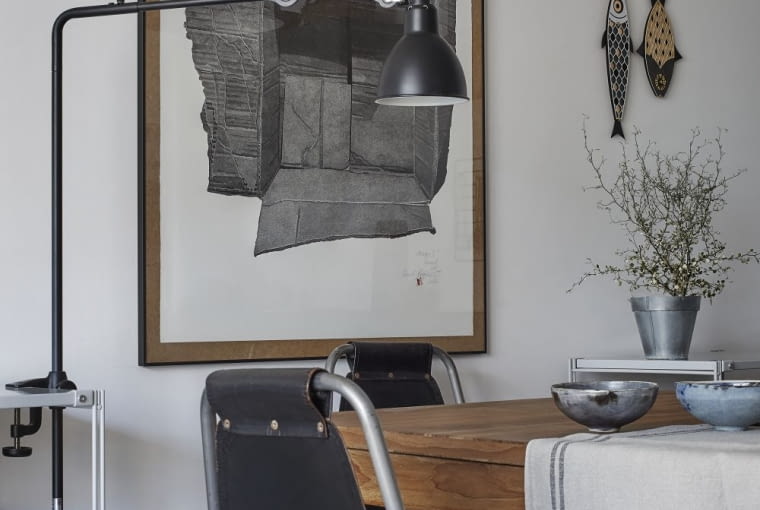 Wokół stołu jadalnianego