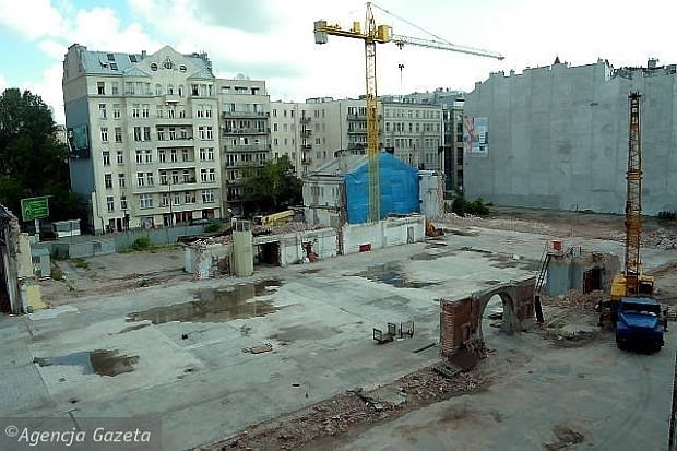 Konstrukcja Hali Targowej Koszyki w Warszawie przetrwała wojny, rozebrano ją kilka lat temu pod pretekstem renowacji Plac po rozbiórce.