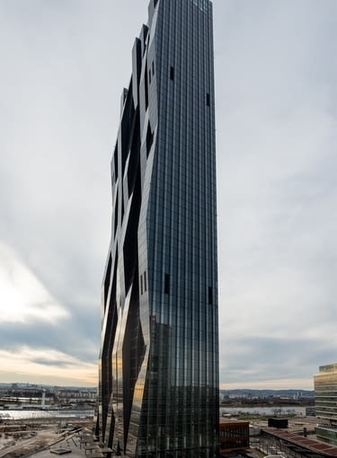DC Tower, Wiedeń, fot. Michael Nagl, źródło: www.viennadc.at DC Tower, Wiedeń, fot. Michael Nagl, źródło: www.viennadc.at