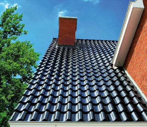 Dachówki ceramiczne to pokrycie nie tylko wytrzymałe, ale i bardzo efektowne