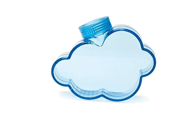 Rainmaker - chmurka do podlewania roślin; proj. Shahar Peleg konewka, jak zamienić butelkę w konewkę, zabawny gadżet