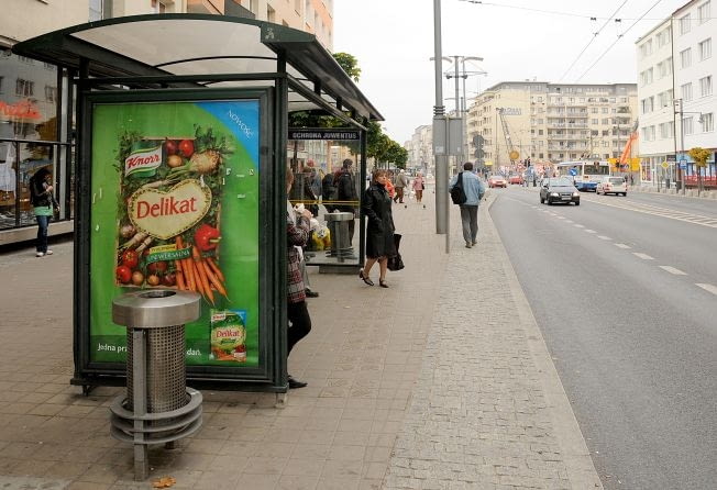 Gdynia - Ulica Świętojańska z Placem Kaszubskim Gdynia - Ulica Świętojańska z Placem Kaszubskim