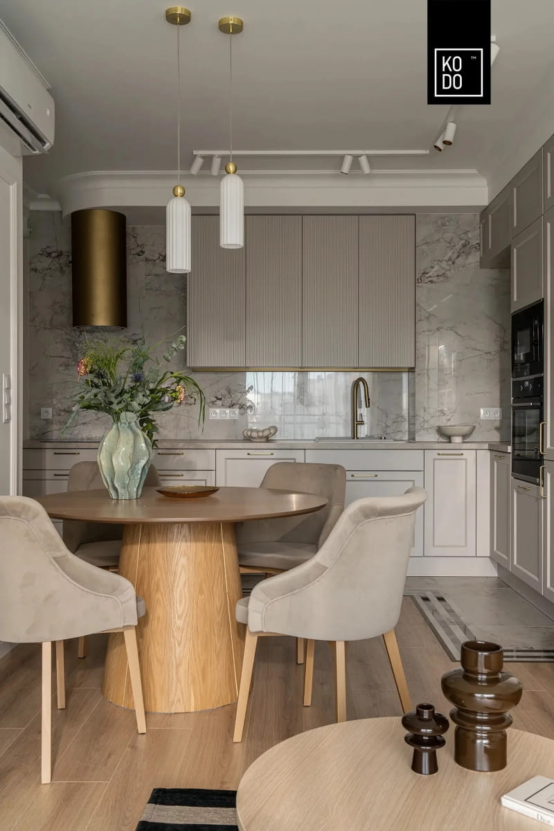 Wnętrza w złotej poświacie - projekt pracowni KODO