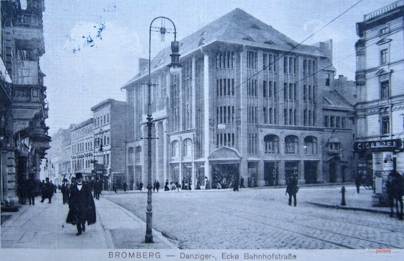 "Kaufhaus Conitzer & Söhne" w Bygoszczy (ówczesny Bromberg) w 1911 roku "Kaufhaus Conitzer & Söhne" w Bygoszczy (ówczesny Bromberg) w 1911 roku