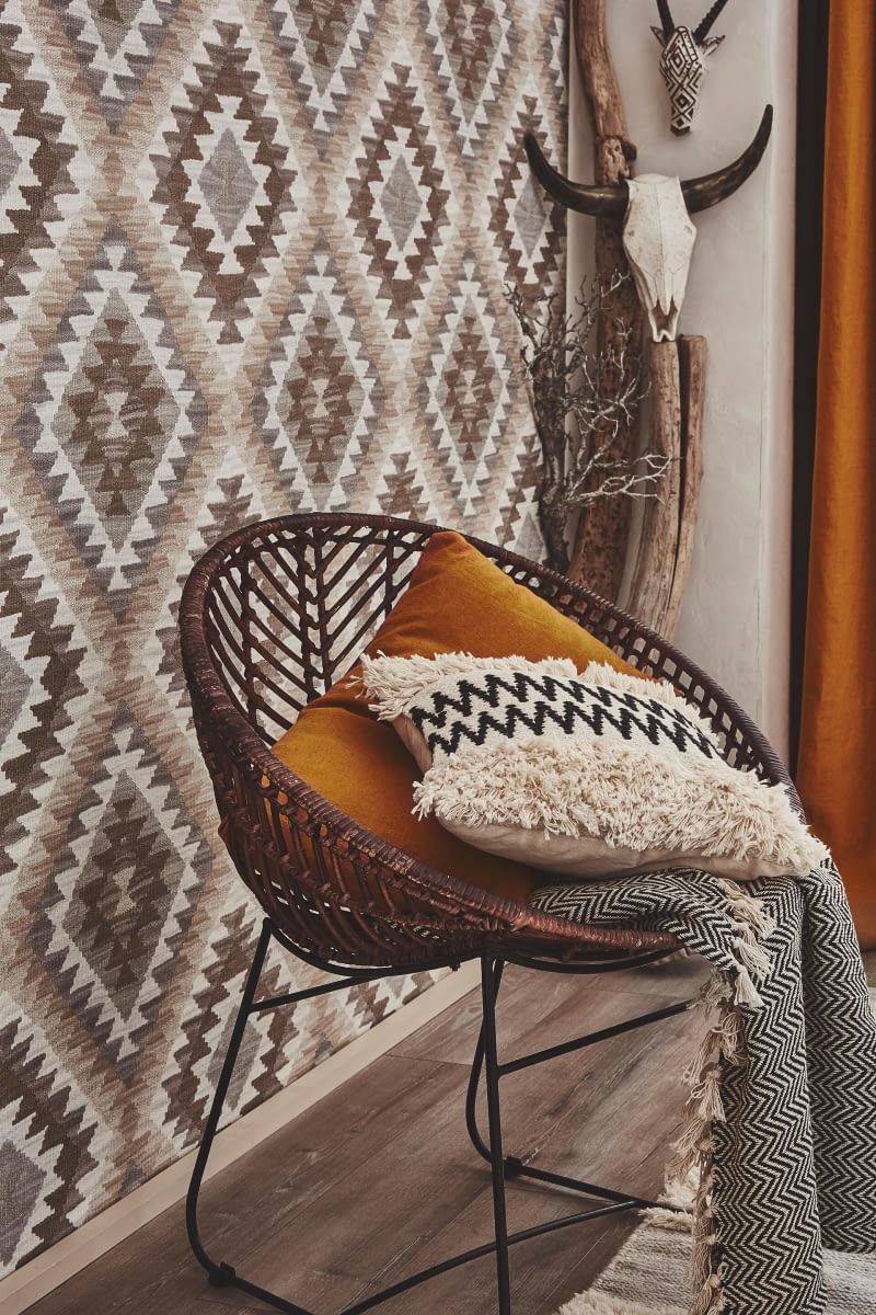 Plecione fotele perfekcyjnie wpasowują się we wnętrza w stylu etnicznym, w których króluje rękodzieło i naturalne tekstury.