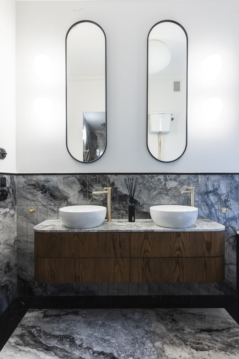 Między modernizmem a codziennością - rodzinne mieszkanie w sercu Gdyni