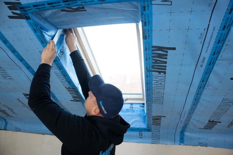 Remont poddasza. Jak przed zimą zadbać o niższe rachunki i poprawę komfortu cieplnego?