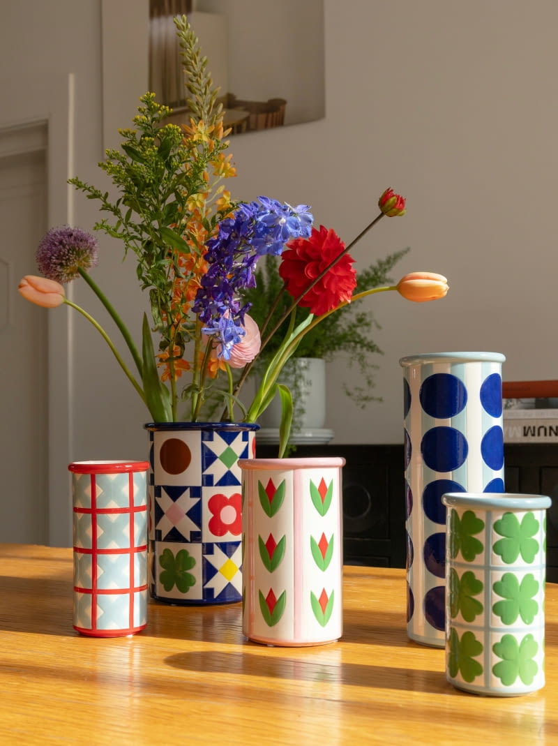Wazon PATCH TULIP biały z różowym i zielonym Wazon PATCH TULIP biały z różowym i zielonym