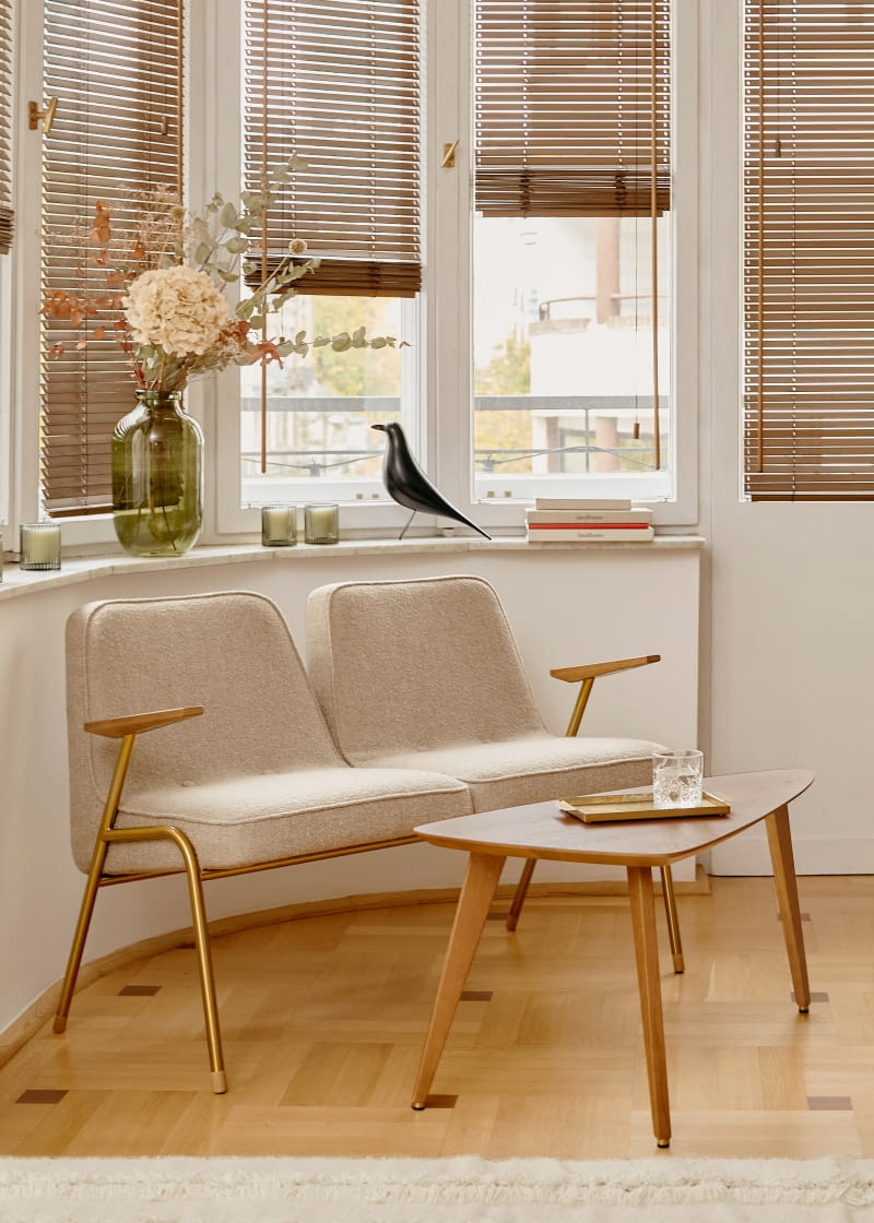 Sofa 366 Metal dla dwóch osób to podwójna odsłona kultowego fotela 366 – ten sam charakter, ale w duecie, 5870 zł. pl.