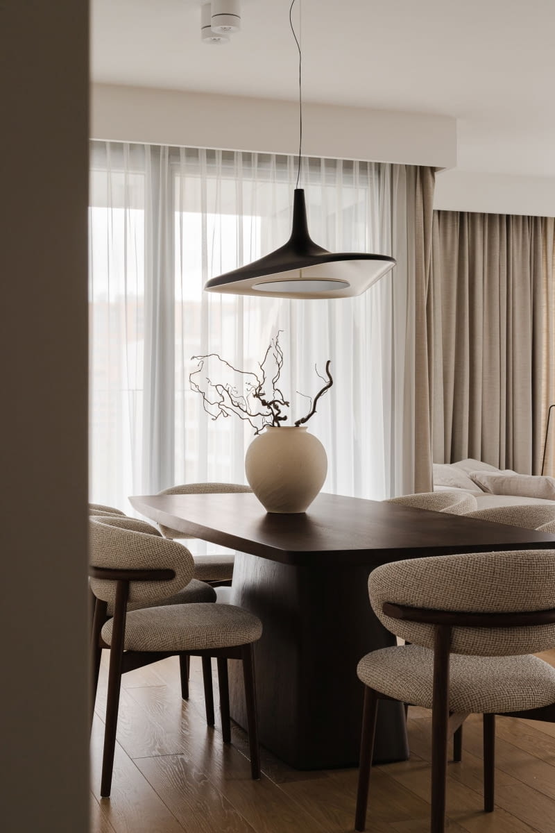 Minimalistyczny apartament RUUM studio w warszawskiej 19. Dzielnicy