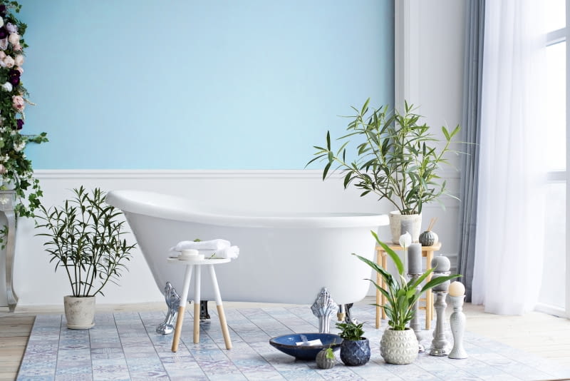 Delikatne barwy pomogą zachować uczucie przestronności, na którym skupiają się styl skandynawski, angielski czy retro.