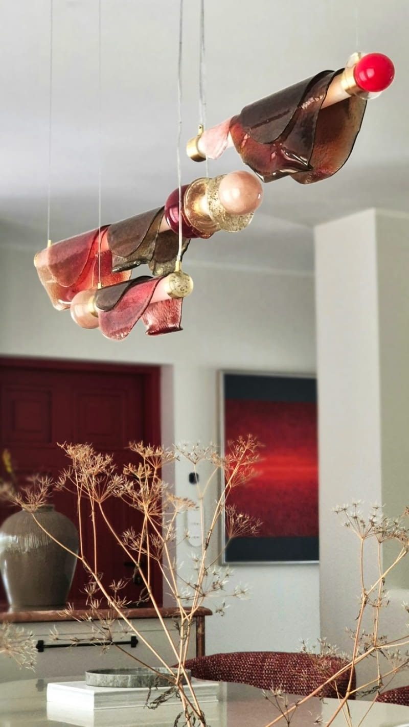 Szklana lampa „Spływające zegary" autorstwa Edyty Barańskiej Szklana lampa „Spływające zegary" autorstwa Edyty Barańskiej