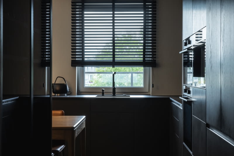 Apartament z widokiem na staw: zaprojektowany z myślą o wyciszeniu Apartament z widokiem na staw: zaprojektowany z myślą o wyciszeniu