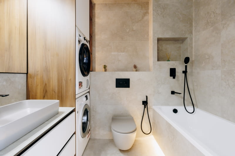 Półki i szafki w łazience