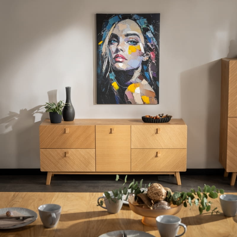 Stylizowana na meble z ubiegłego wieku szafka Massa idealnie wpisze się we wnętrze utrzymane w stylu vintage.