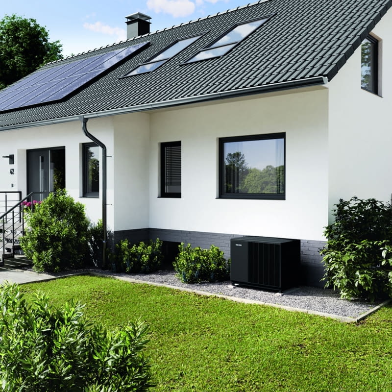 Wsparcie zakupu i montażu pomp ciepła w nowych domach ma – w założeniu twórców programu „Moje Ciepło” – przyczynić się do ograniczenia niskiej emisji powstającej w wyniku ogrzewania domów jednorodzinnych nieefektywnymi źródłami ciepła wykorzystującymi paliwa kopalne, a ponadto do wzrostu udziału OZE w finalnym zużyciu energii.