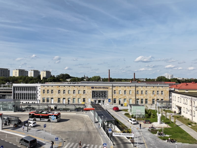 Dworzec Rzeszów Główny przeszedł metamorfozę Dworzec Rzeszów Główny przeszedł metamorfozę