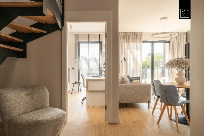 Minimalistyczne dwupoziomowe mieszkanie