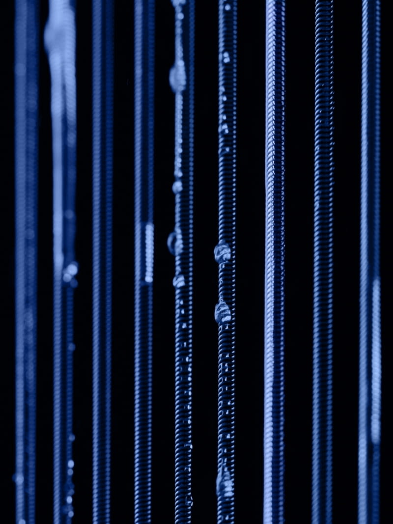 Podczas Milan Design Week 2026 szwajcarskie studio atelier oï przekłada kluczową kompetencję Geberit na zmysłową kompozycję wody, światła, dźwięku i ruchu.