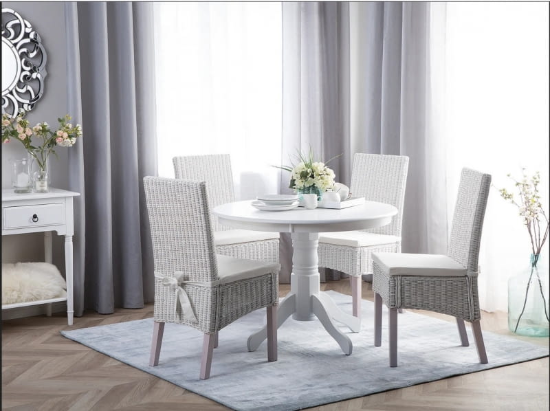 Rustykalne meble zyskają lekkość, gdy wybierzesz je w wersji białej – w ten sposób zyskasz jasne wnętrze, bez uczucia przytłoczenia. Rustykalne meble zyskają lekkość, gdy wybierzesz je w wersji białej – w ten sposób zyskasz jasne wnętrze, bez uczucia przytłoczenia.