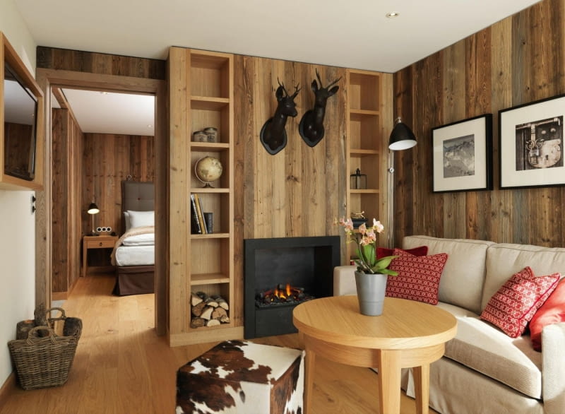 Stare drewno w aranżacji wnętrza.