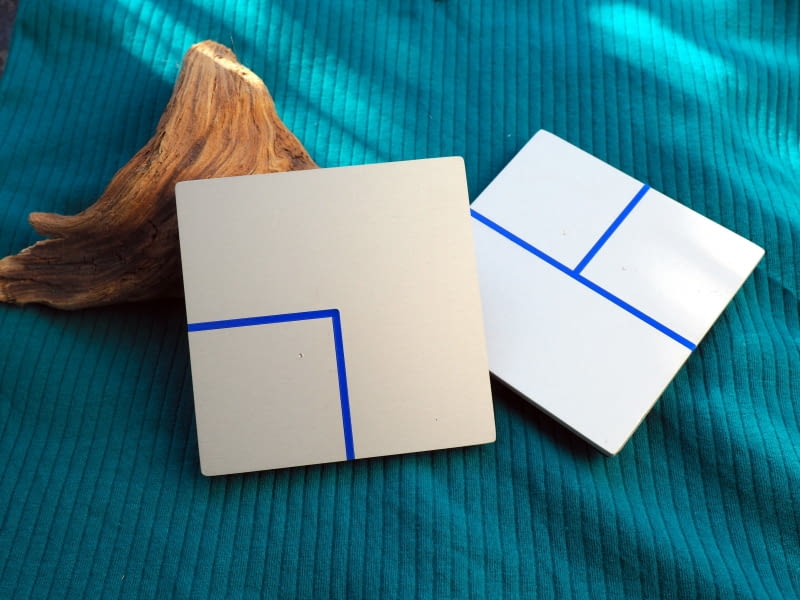 Włączniki dotykowe to oryginalny detal, który odmienia przestrzeń. Wystarczy lekkie muśnięcie, by włączyć światło lub uruchomić rolety Osprzęt elektroinstalacyjny