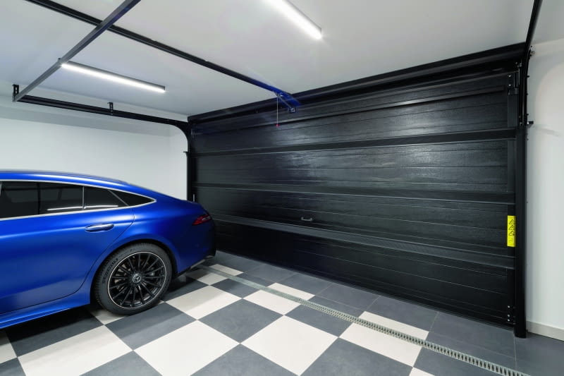 Brama garażowa fabrycznie wyposażona w automatykę to gwarancja niezawodności i bezpieczeństwa. Precyzyjna konfiguracja na etapie produkcji sprawia, że jest to produkt kompletny Brama garażowa fabrycznie wyposażona w automatykę to gwarancja niezawodności i bezpieczeństwa. Precyzyjna konfiguracja na etapie produkcji sprawia, że jest to produkt kompletny