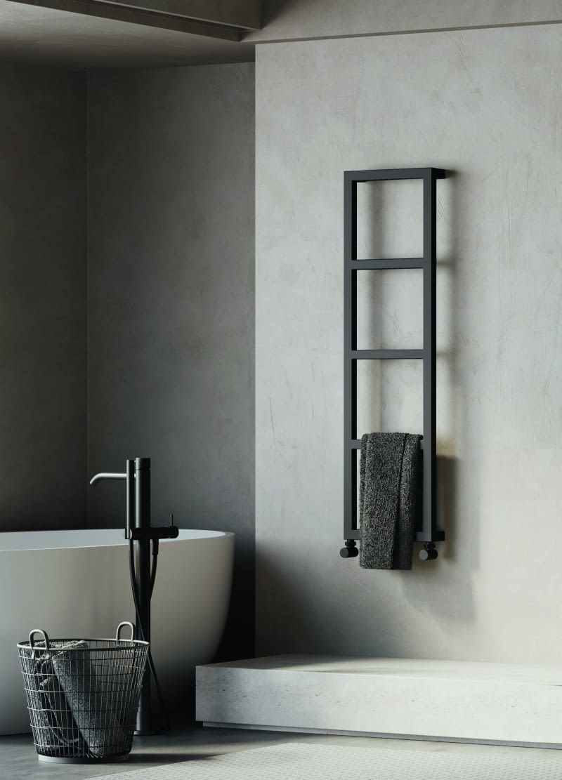 Prosta, uniwersalna forma dobrze wygląda w każdym pomieszczeniu. Ten grzejnik jest idealny do małych łazienek, toalet i kuchni