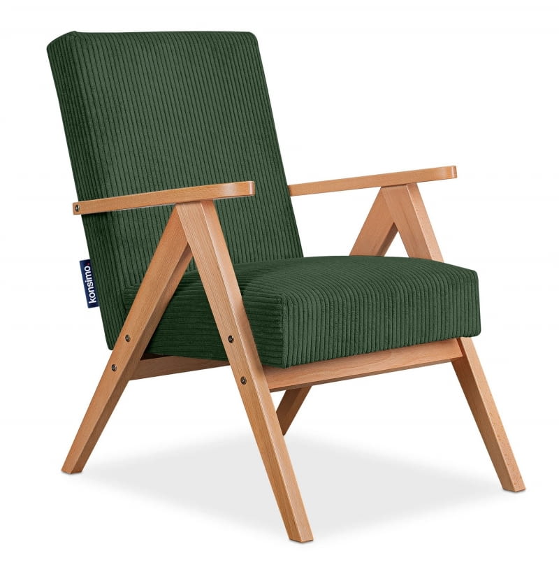 Fotel Naset (Konsimo), stelaż lite drewno, 699 zł.