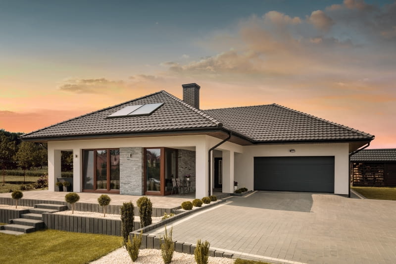 Dachówka ceramiczna Braas Topas 11V, kolor antracytowy Dachówka ceramiczna Braas Topas 11V, kolor antracytowy
