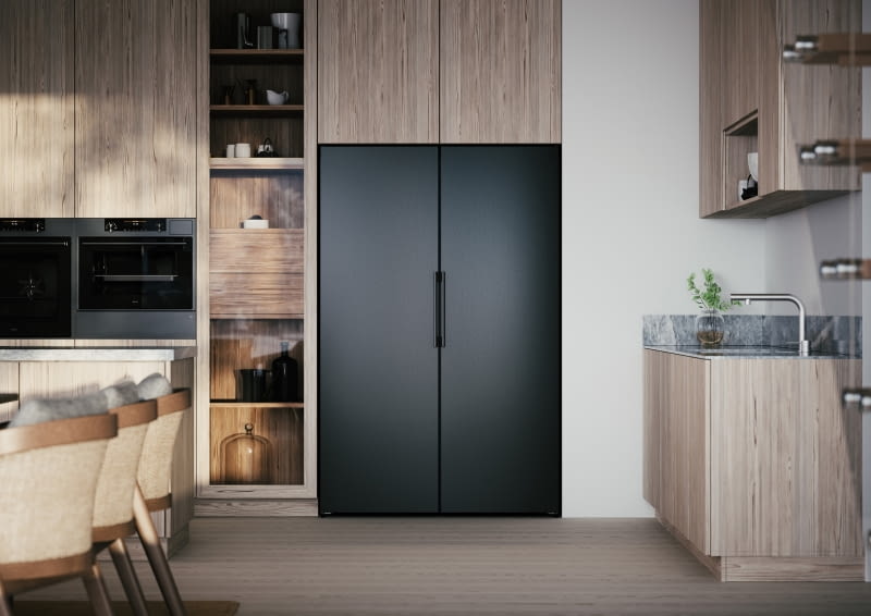 Oczywiście podstawową funkcją lodówki pozostaje utrzymywanie produktów spożywczych w świeżości. Dziś jednak modele najlepszych marek mają do zaproponowania dużo więcej