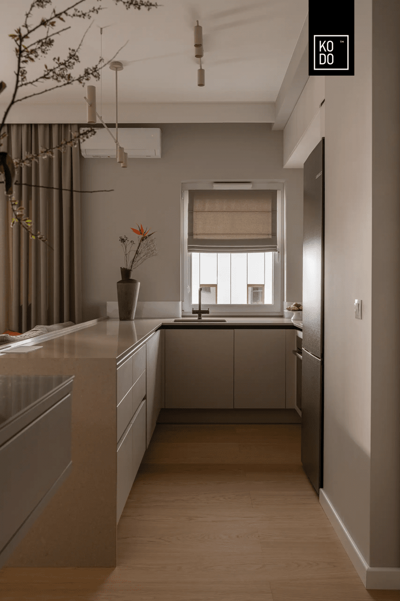 Harmonia natury i mocne akcenty: aranżacja 75-metrowego mieszkania