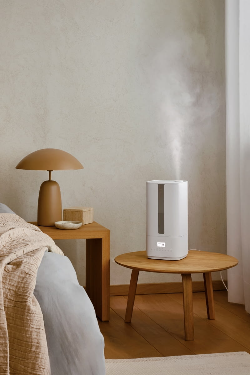 Wbudowany czujnik wilgotności steruje automatycznie pracą urządzenia i pozwala na określenie docelowego stopnia nawilżenia powietrza. Wbudowany czujnik wilgotności steruje automatycznie pracą urządzenia i pozwala na określenie docelowego stopnia nawilżenia powietrza.