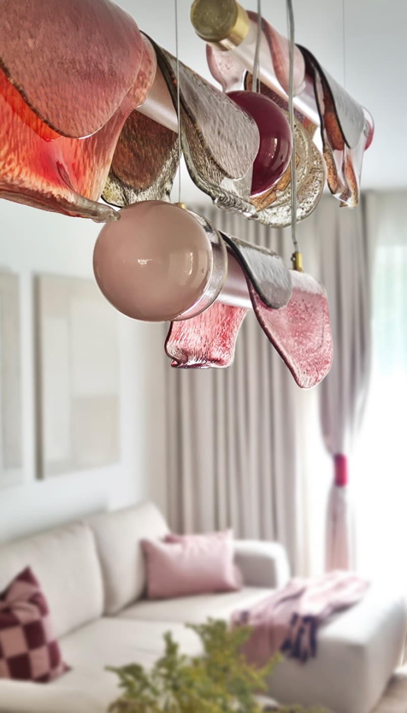 Szklana lampa „Spływające zegary" autorstwa Edyty Barańskiej Szklana lampa „Spływające zegary" autorstwa Edyty Barańskiej