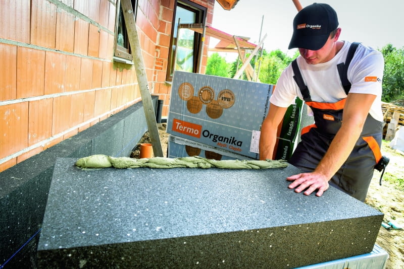 Wszystkie decyzje związane z wyborem materiałów i wyposażenia domu energooszczędnego, a także formy budynku są determinowane przez główną ideę oszczędzania energii