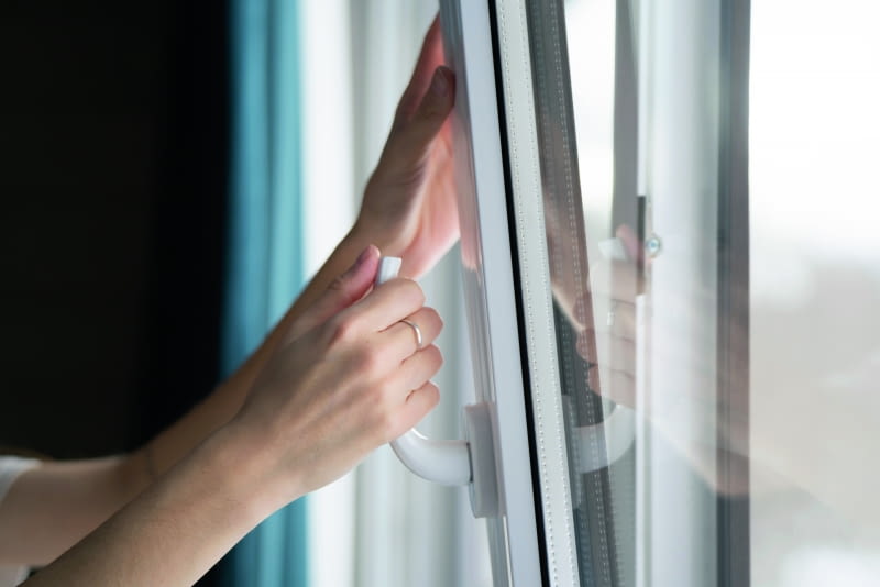 Otwieranie okien nie zapewni nam odpowiedniego mikroklimatu w domu Otwieranie okien nie zapewni nam odpowiedniego mikroklimatu w domu