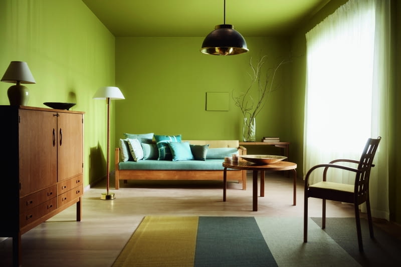 Botaniczna nuta oliwkowej zieleni idealnie dopełnia aranżacje inspirowane naturą oraz te nowoczesne, stylowe, o odprężającym charakterze. Botaniczna nuta oliwkowej zieleni idealnie dopełnia aranżacje inspirowane naturą oraz te nowoczesne, stylowe, o odprężającym charakterze.