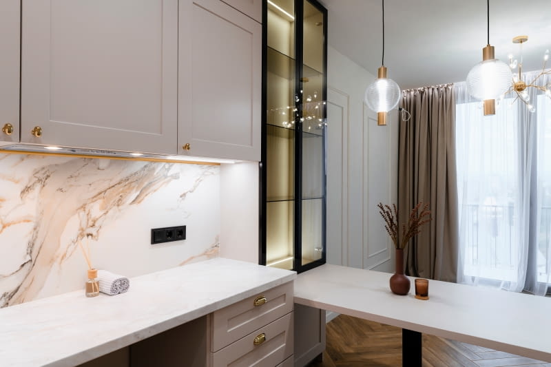 Jasne i eleganckie małe mieszkanie