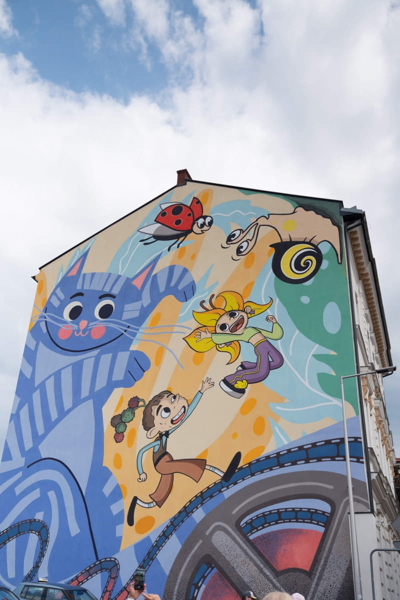 Bajkowy mural inspirowany światem animacji podkreśla wieloletnie związki Bielska-Białej z polską sztuką filmów rysunkowych