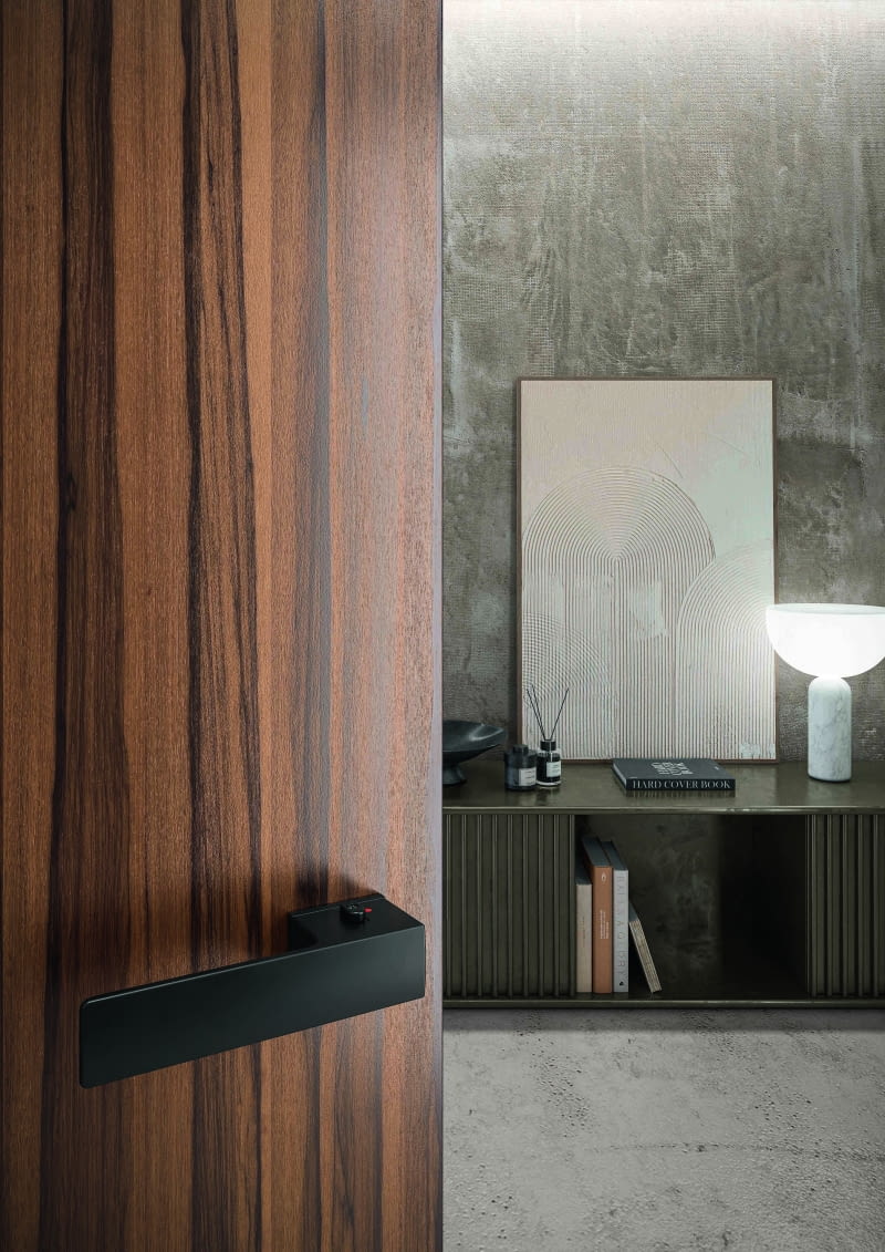 Jeśli wymieniamy lub wstawiamy nowe drzwi w całym mieszkaniu, zadbajmy o to, aby drzwi wewnętrzne, okucia oraz klamki były identyczne lub pochodziły z tej samej kolekcji. TUPAI Jeśli wymieniamy lub wstawiamy nowe drzwi w całym mieszkaniu, zadbajmy o to, aby drzwi wewnętrzne, okucia oraz klamki były identyczne lub pochodziły z tej samej kolekcji. TUPAI