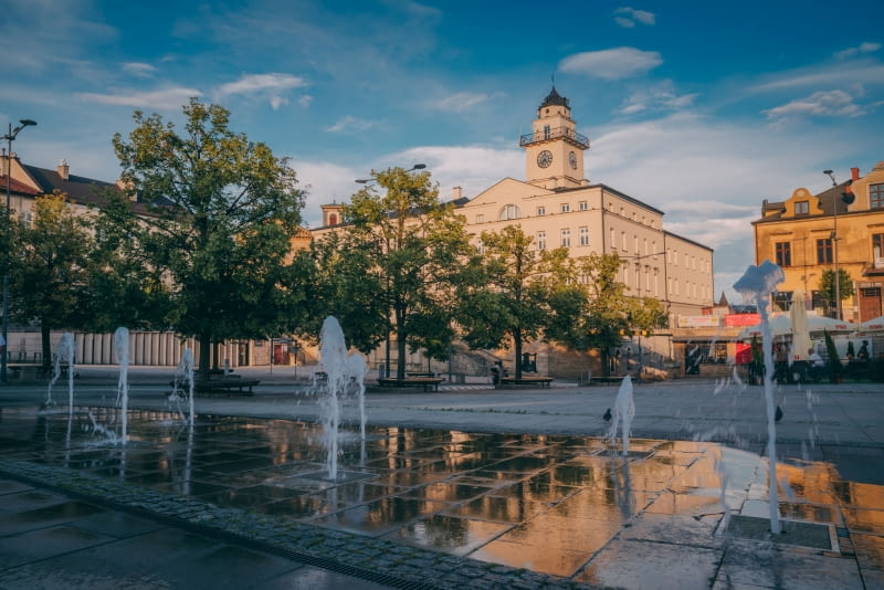 Ratusz w Gorlicach – widok od strony Rynku Ratusz w Gorlicach – widok od strony Rynku
