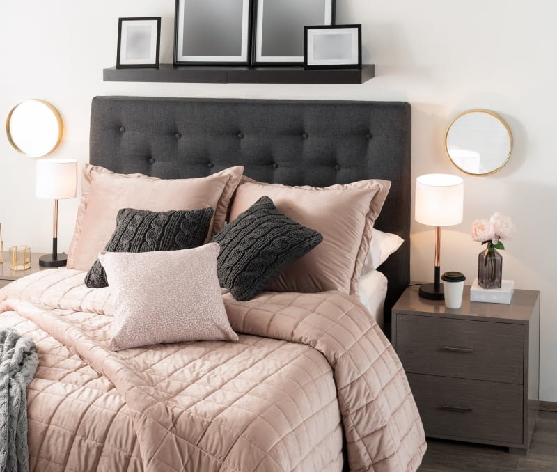 Dekoracje: szyjemy zagłówek do łóżka