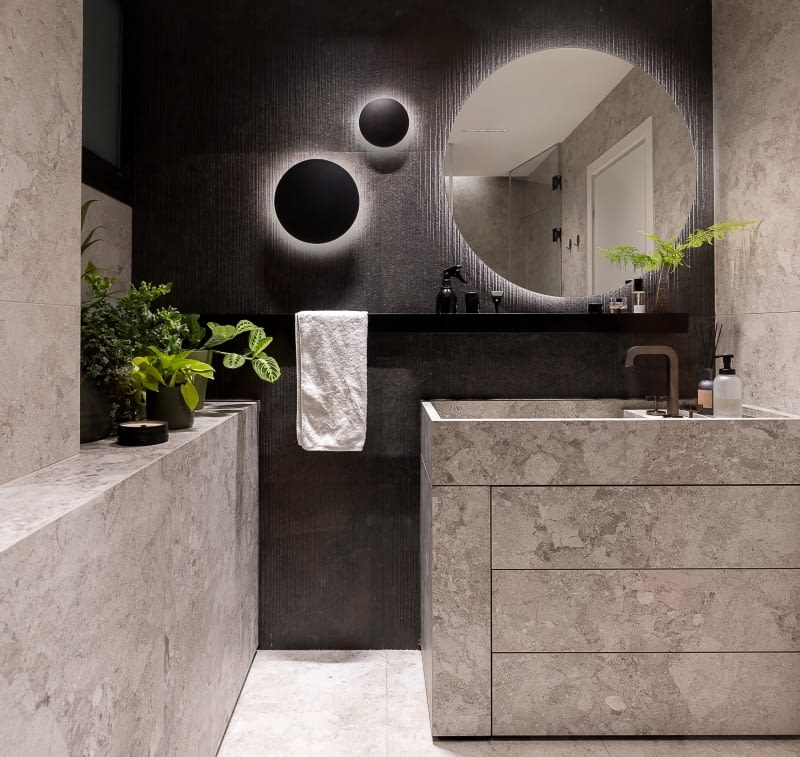 Czarne ściany - pomysły na aranżację