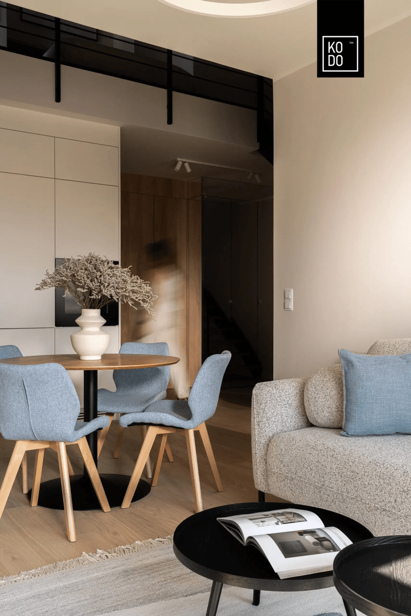 Minimalistyczne dwupoziomowe mieszkanie