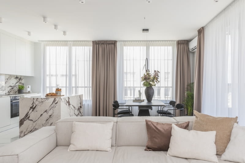 Funkcjonalność i trwałość to klucz przy wyborze kanapy z funkcją spania.