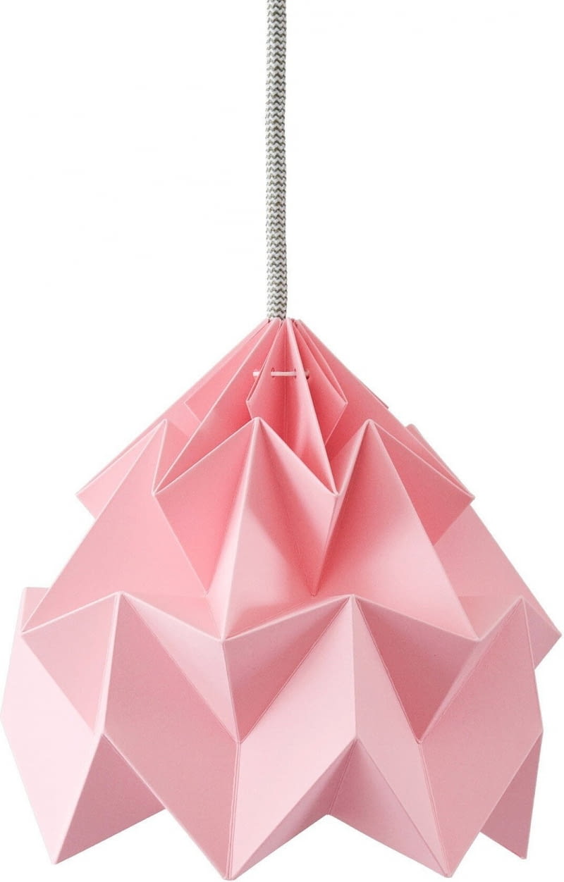 Lampa Moth (Snowpuppe), złożona z jednego kawałka papieru, 297 zł, fabrykaform.pl Lampa Moth (Snowpuppe), złożona z jednego kawałka papieru, 297 zł, fabrykaform.pl